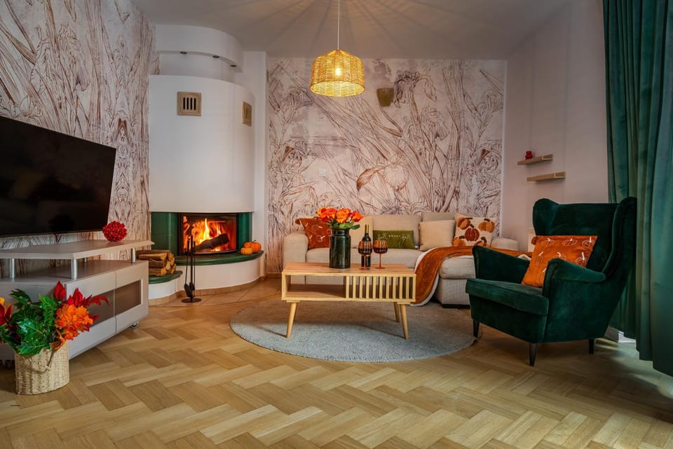 Communal lounge/ TV room, TV and multimedia, Living room, Seating area, Evening entertainment