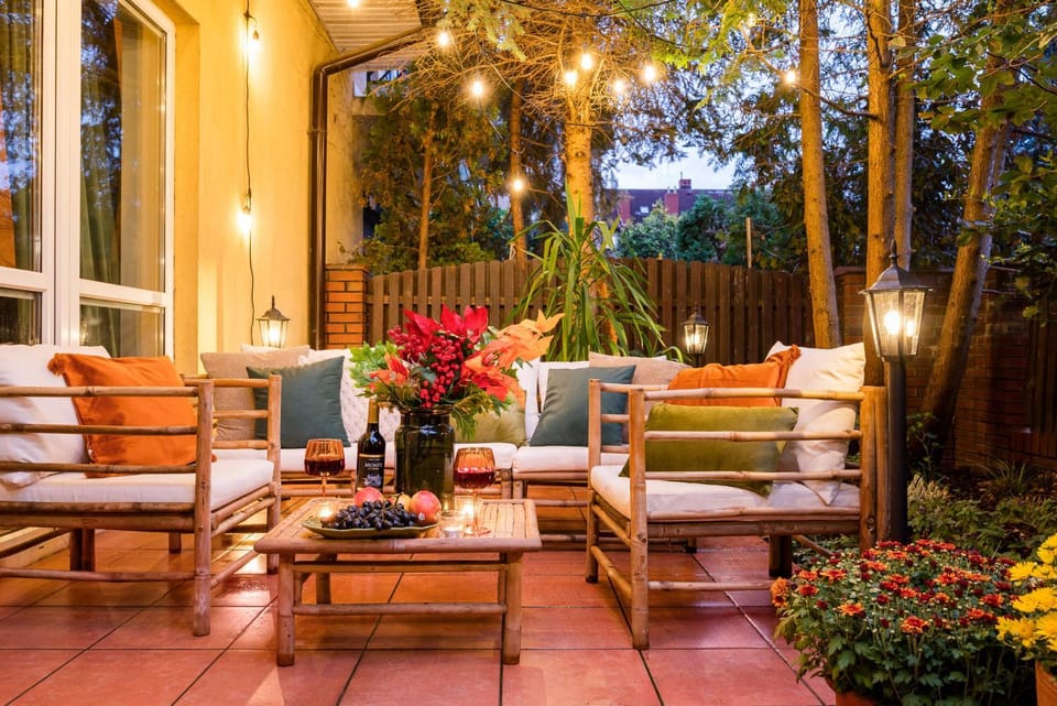 Garden, Seating area, Garden view