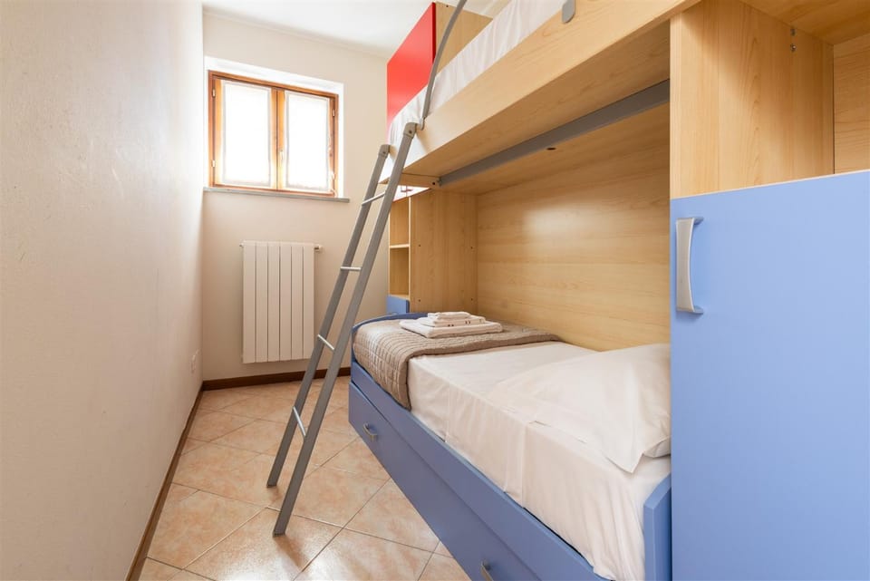 Photo of the whole room, Bedroom, bunk bed, wardrobe