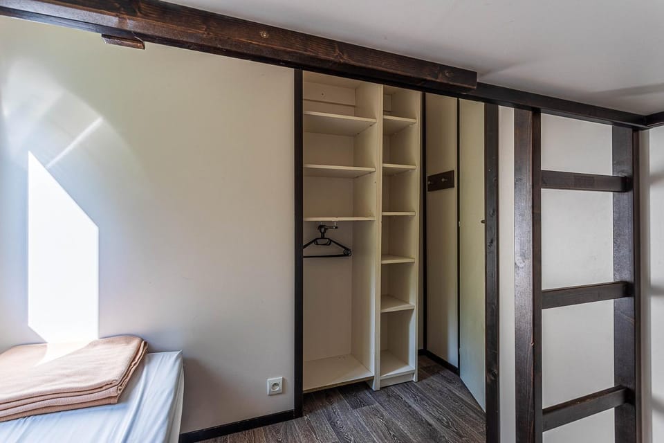 Bed, Bedroom, wardrobe
