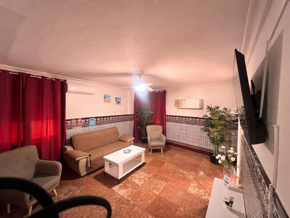 TV and multimedia, Living room, Photo of the whole room, Seating area, Evening entertainment