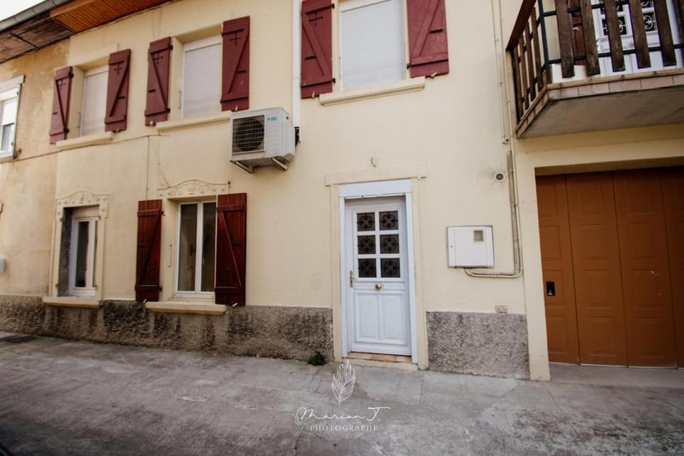 Property building, Facade/entrance