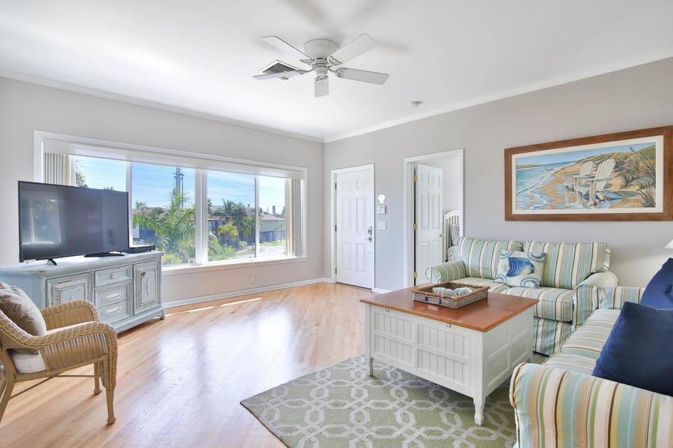 Dragonfly Breeze House in Holmes Beach
