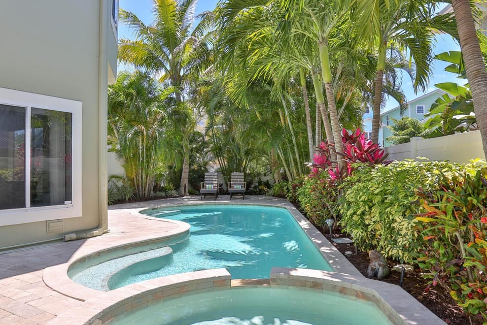 Dragonfly Breeze House in Holmes Beach