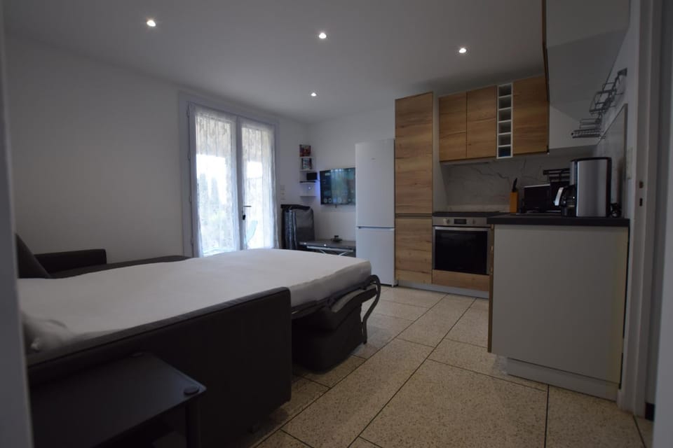 Living room, Bedroom
