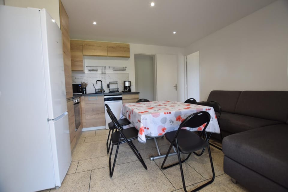 Dining area, kitchen