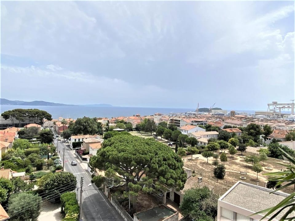 Le Panorama clim-wifi-parking-vue mer Apartment in La Ciotat
