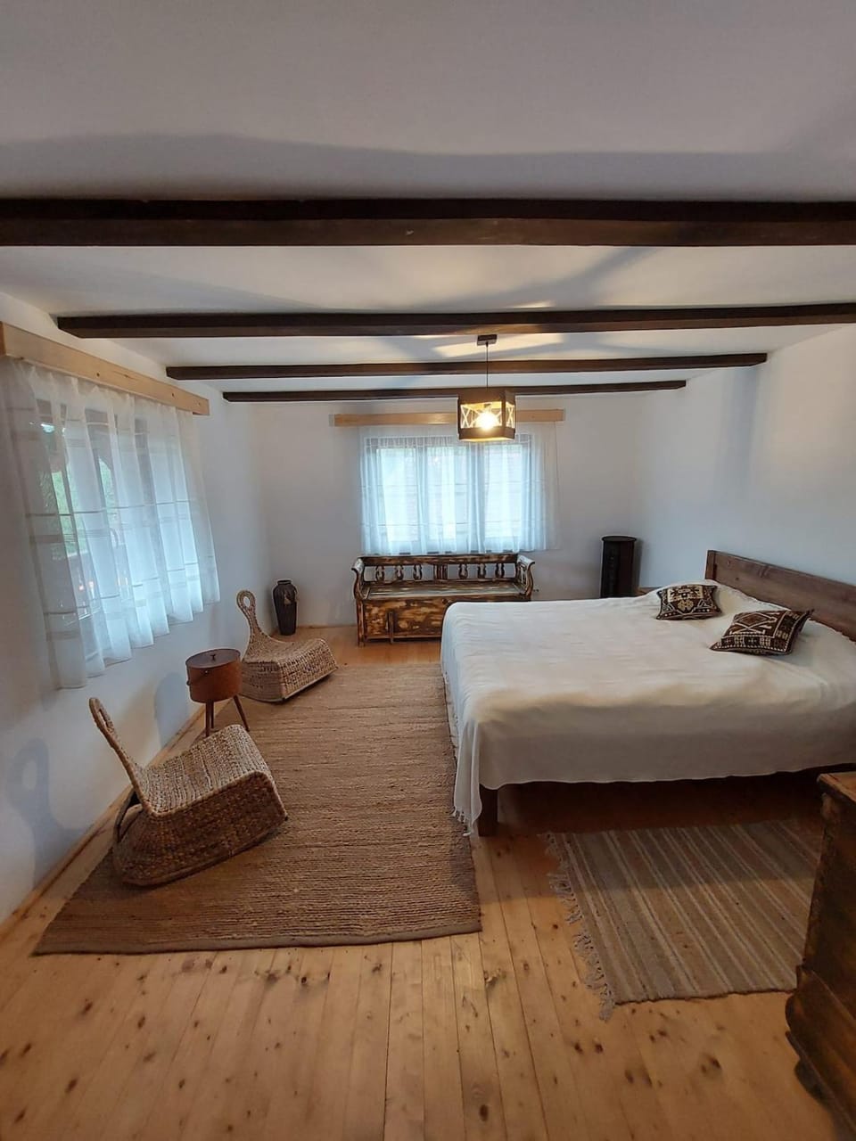 Bed, Photo of the whole room, Bedroom