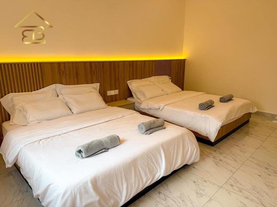 Aesthetic Muji Pool Villa in Ipoh 5BR 24Pax Karaoke Snooker Air hockey House in Ipoh