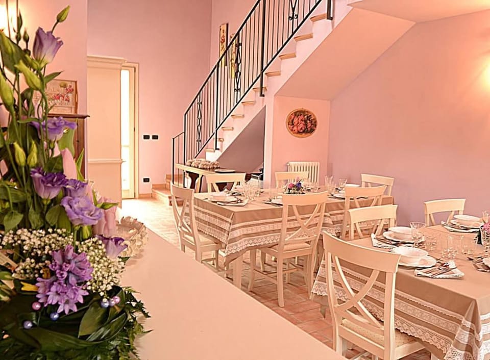 Food and drinks, Food, Breakfast, Buffet breakfast, Drinks, Internal: Not applicable to any particular room
