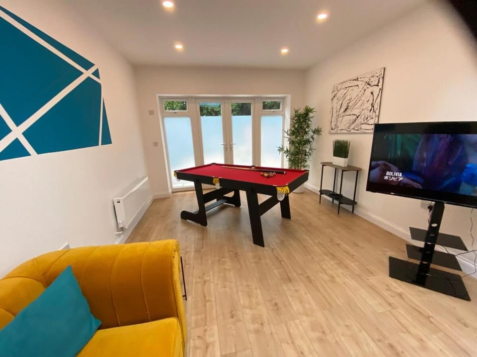 Game Room, TV and multimedia, Living room, Seating area