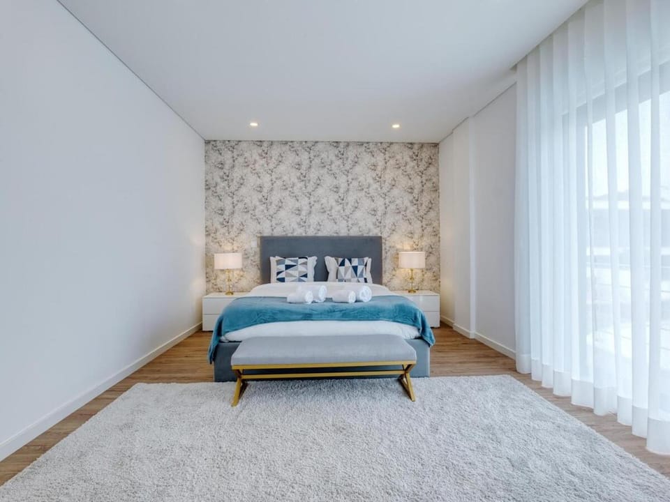 Vita Portucale ! Chic Luxe Villa with Saltwater Pool Villa in Setubal District