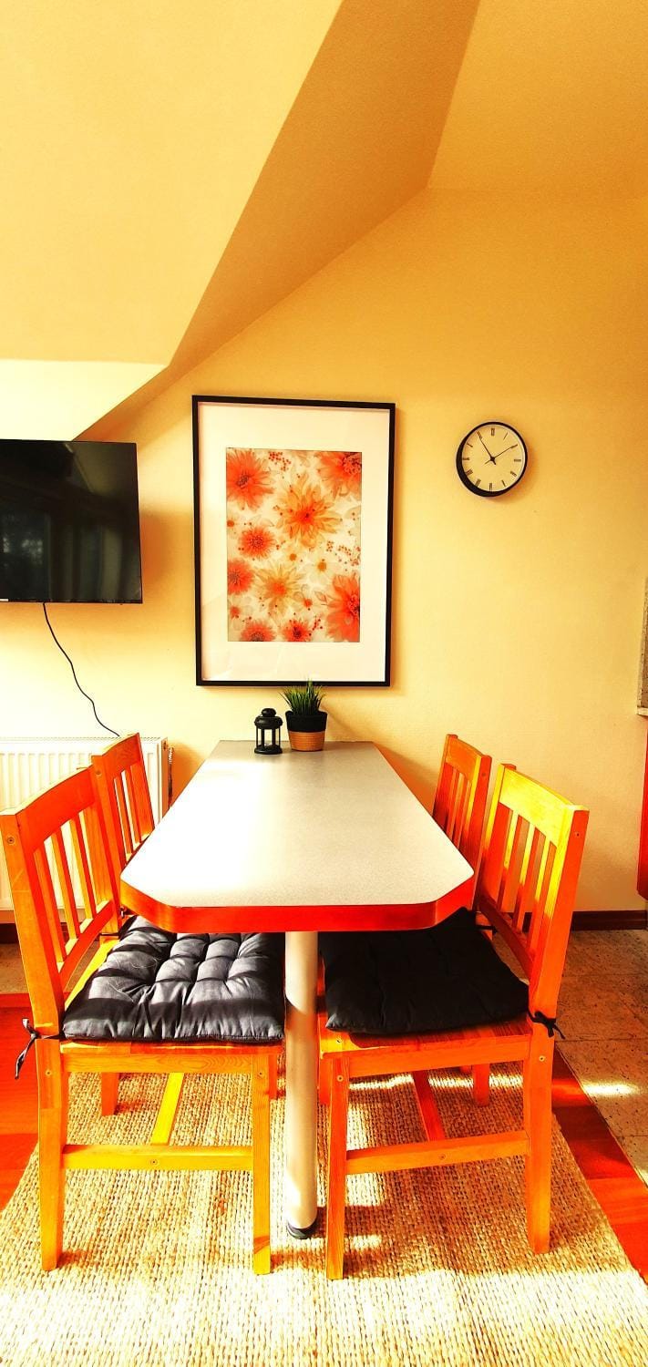 Living room, Seating area, Dining area
