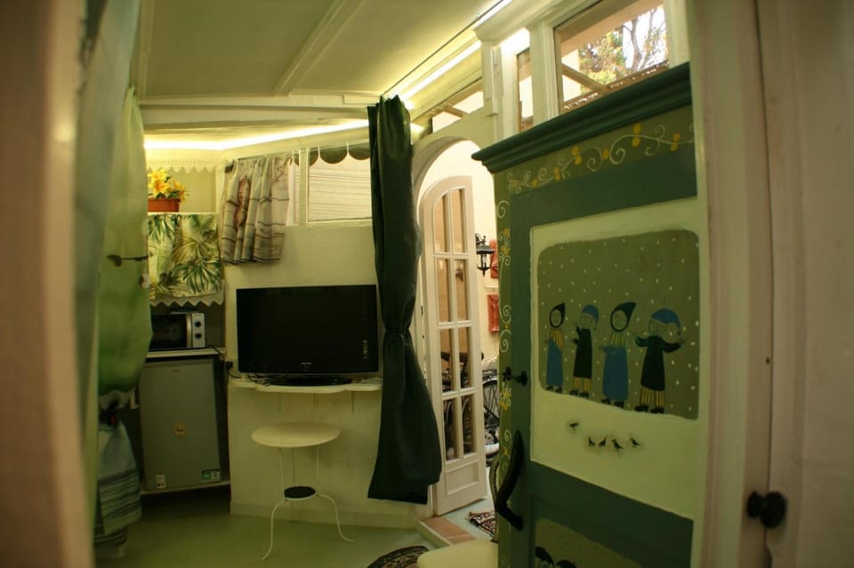 Property building, Living room