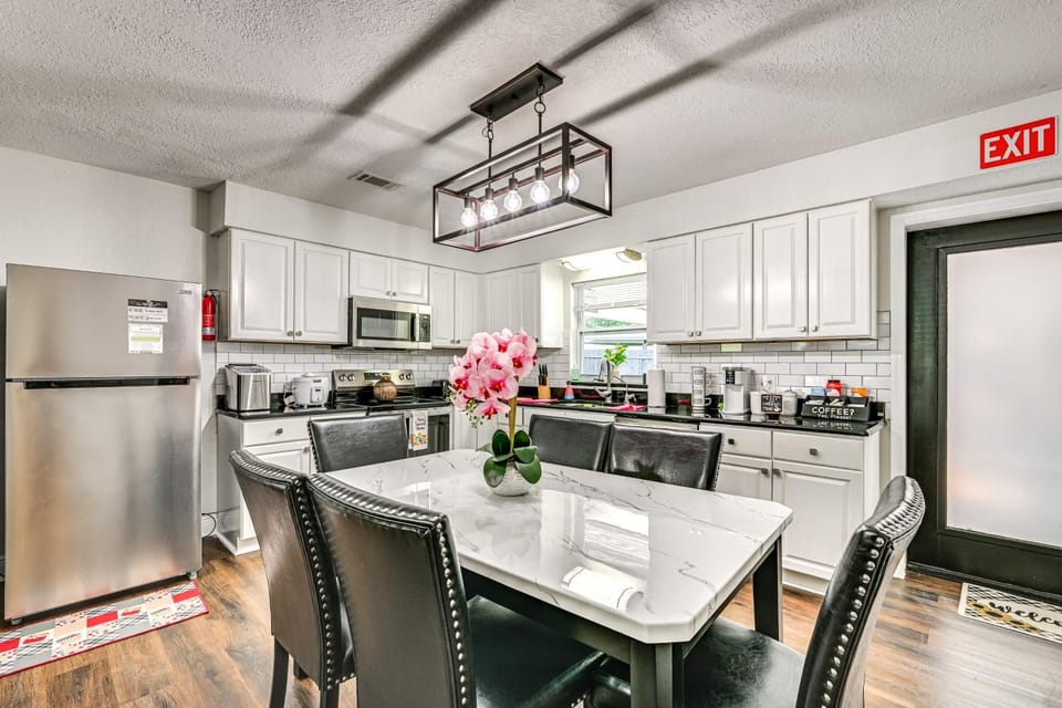 Breezy Lutz Home w/ Patio: Perfect for Long Stays House in Lutz