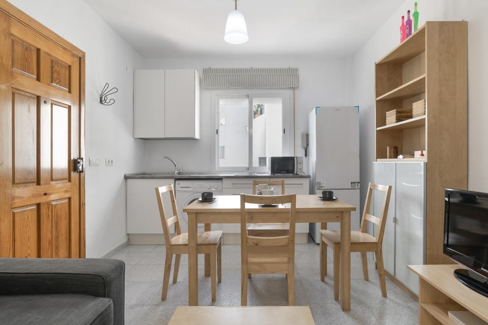 Property building, Kitchen or kitchenette, Living room