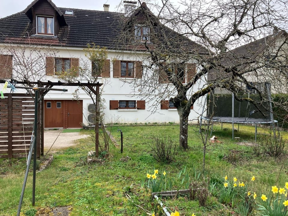 Property building, Spring, Garden, Garden view