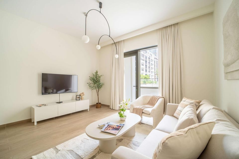 Frank Porter - Groove at Creek Beach Apartment in Dubai