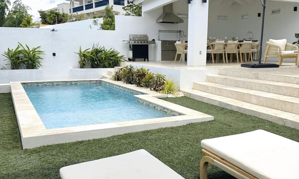 Property building, Patio, Day, Natural landscape, BBQ facilities, Garden, Garden view, Pool view, Swimming pool, sunbed