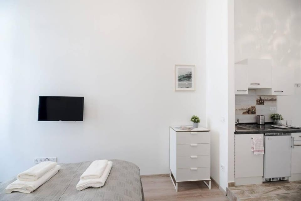 Modern studio with AirCon and balcony in the center Apartment in Budapest