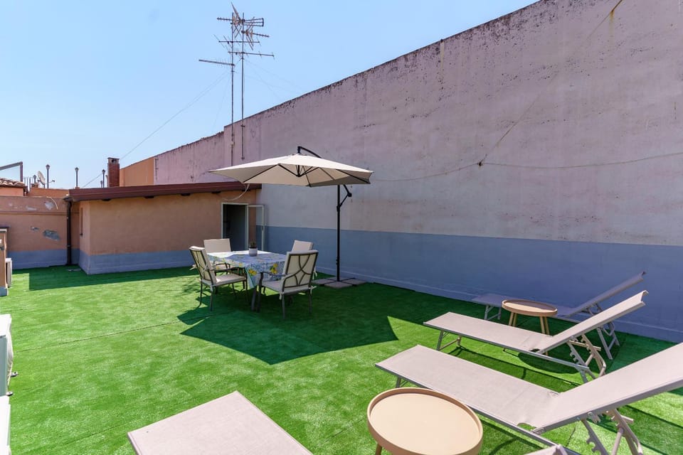 Terrazza Lavica, free parking Apartment in Catania