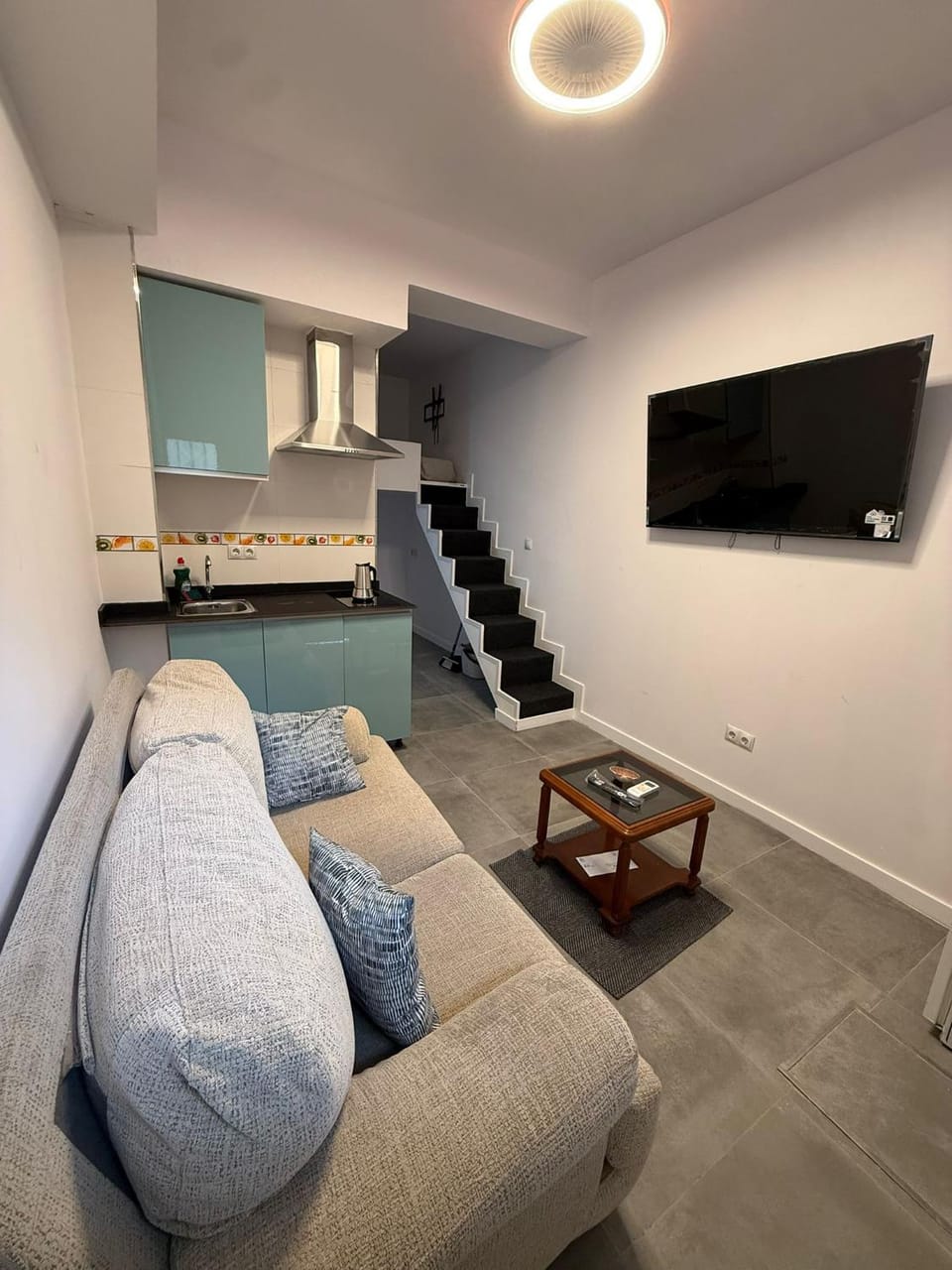 Communal lounge/ TV room