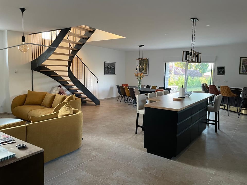 Living room, Dining area