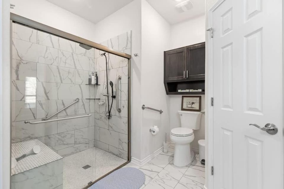 NEW Temple House - 12PPL - Families, Groups, Insurance - Quiet Street, 5 Mi To Meta, BS&W, UMHB Pets OK, FAST Wi-Fi FREE Parking - Professionally Managed By Stay Albatross Furnished Rentals House in Temple