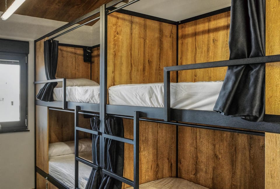 Bed, Photo of the whole room, Bedroom, bunk bed, locker