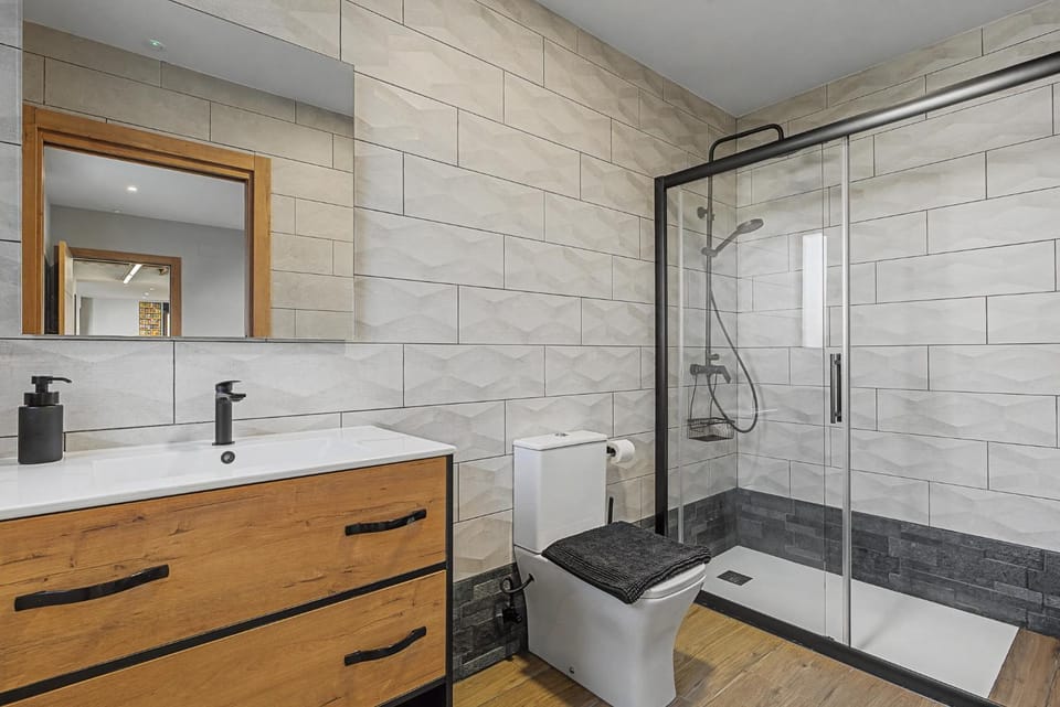 Shower, Toilet, Bathroom, towels, wardrobe