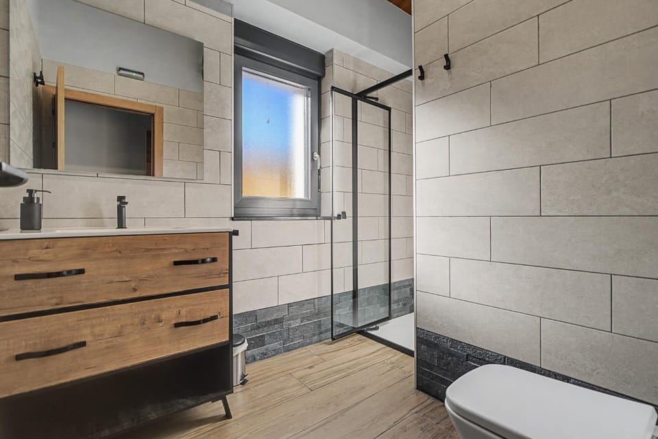Shower, Bathroom, towels, wardrobe