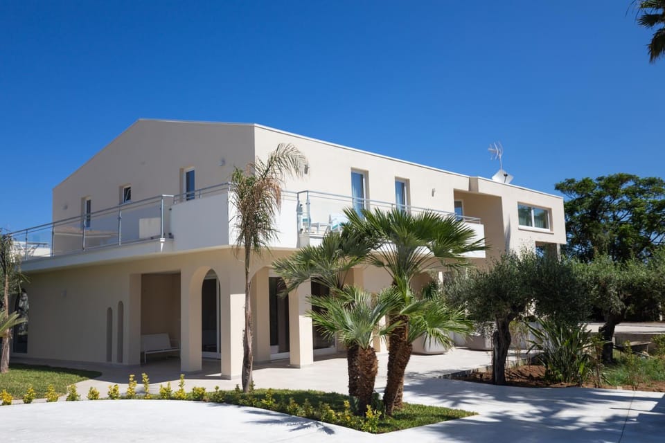 Property building, Facade/entrance