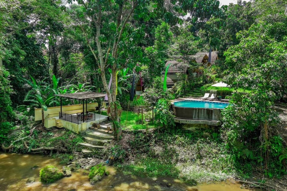 Jungle River 5 BR Villa- Pool, Yoga, Tubing Near Ubud Villa in Sukawati