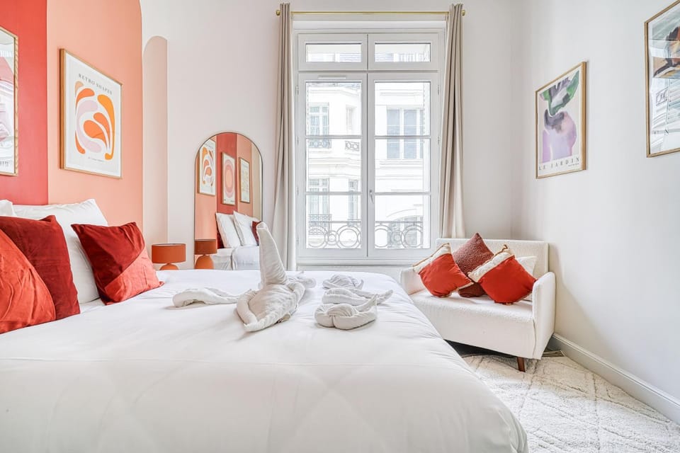 Bedroom, towels