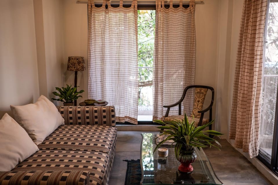 Serene stay in chuim near carter road Apartment in Mumbai