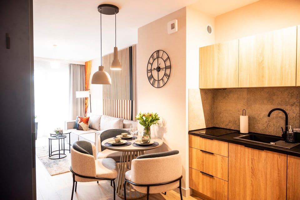 Kitchen or kitchenette, Living room, Seating area, Dining area, stove