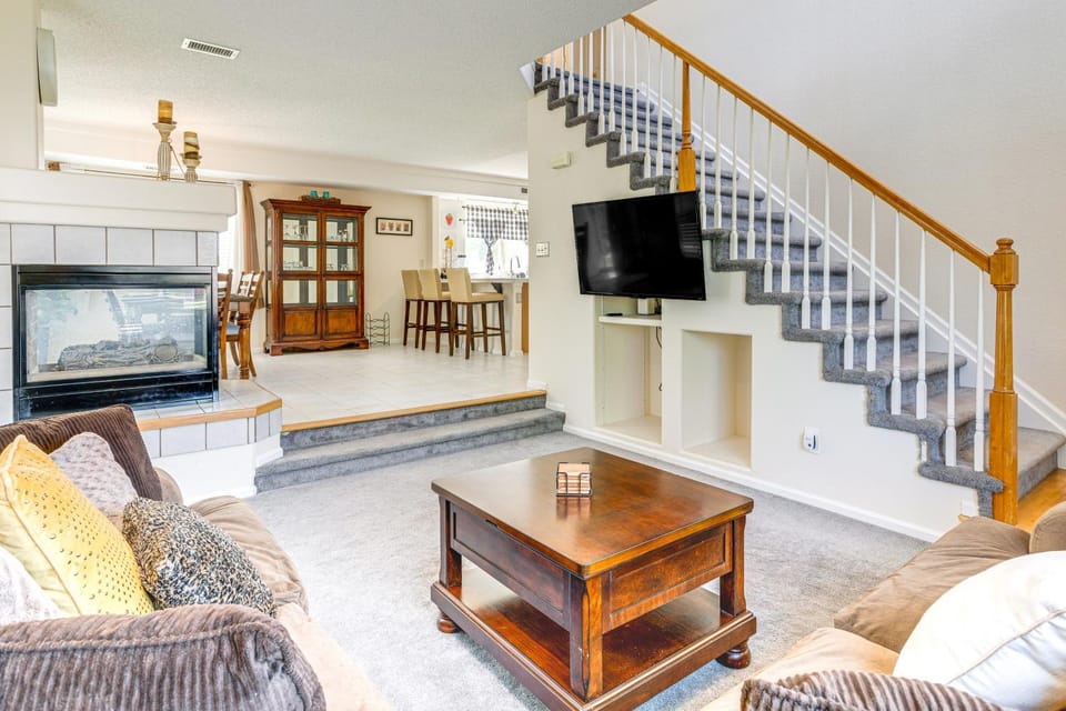 Pet-Friendly Retreat w/ Fenced Yard in Denver House in Aurora