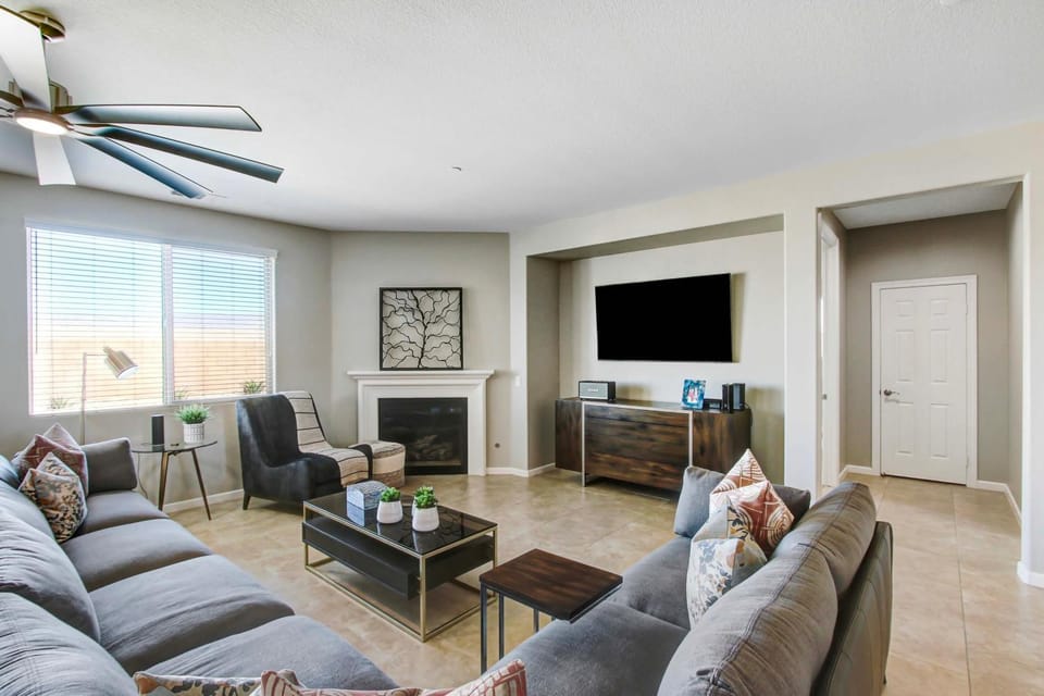Spacious Modern Retreat in Palm Desert! House in Palm Desert