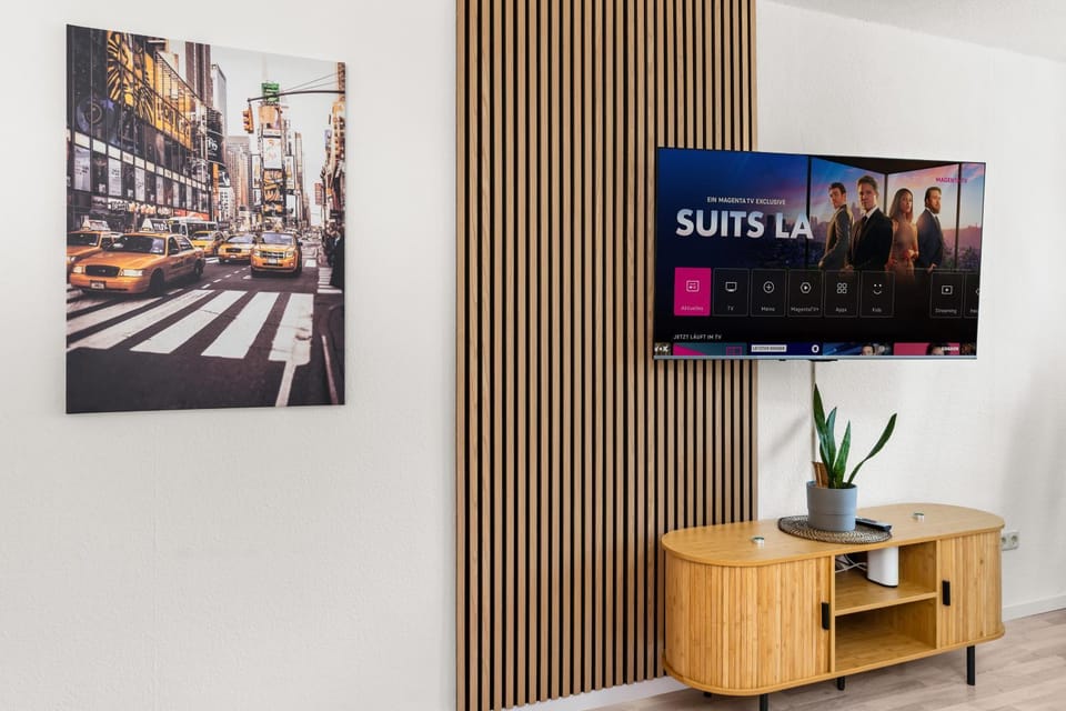 TV and multimedia, Decorative detail
