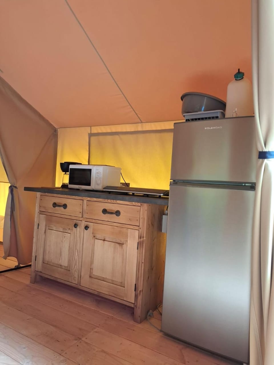 Kitchen or kitchenette