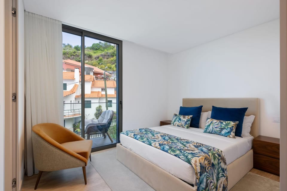 Bed, Balcony/Terrace, Bedroom