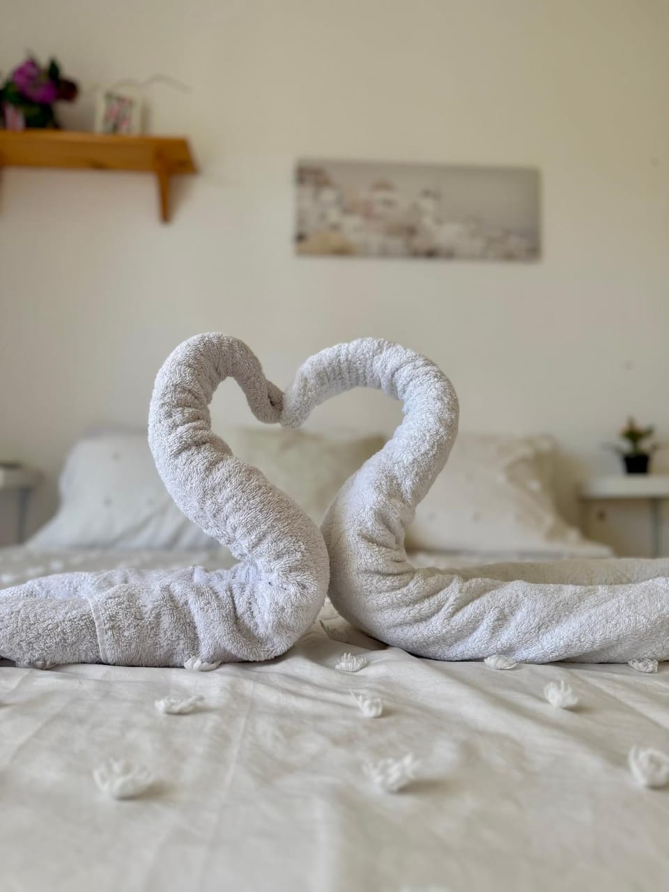 Bed, Bedroom, towels