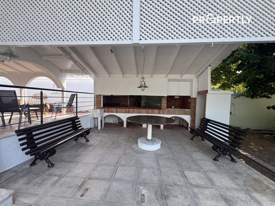 Patio, Day, Balcony/Terrace