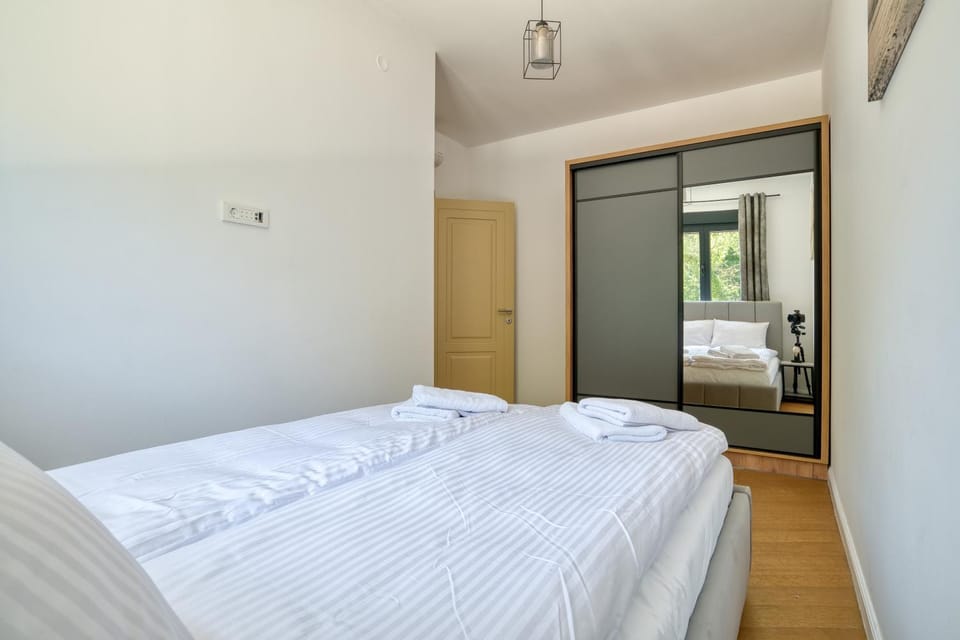 Bed, Photo of the whole room, Bedroom, wardrobe