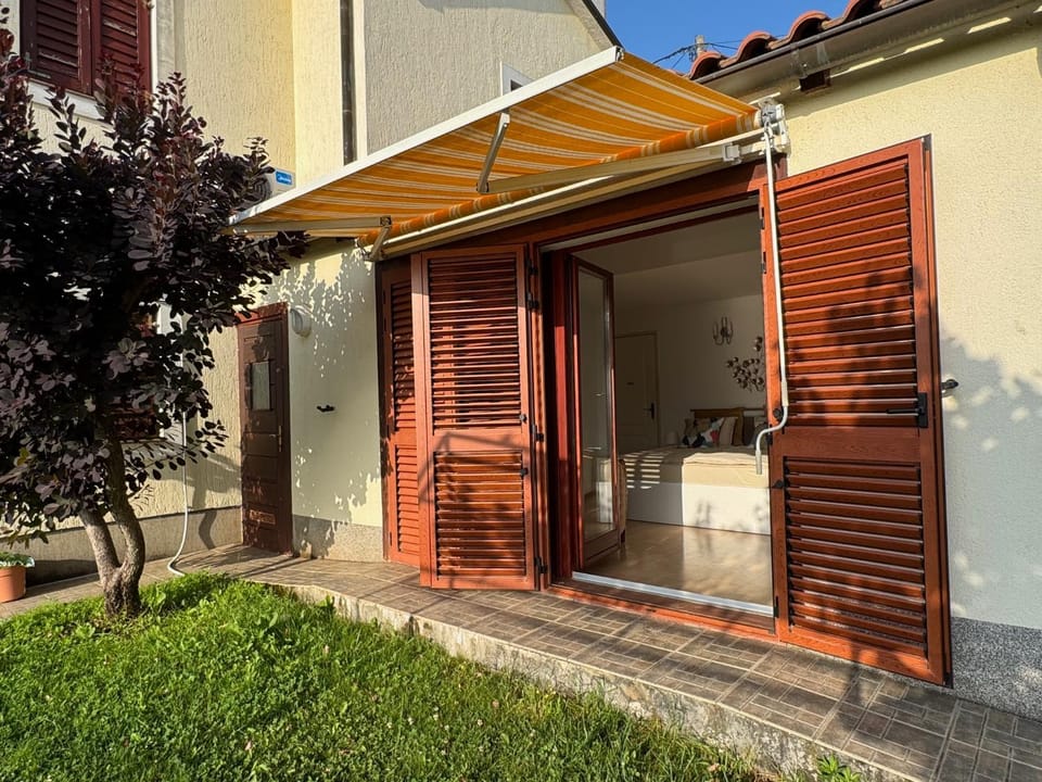 Garden, Bedroom