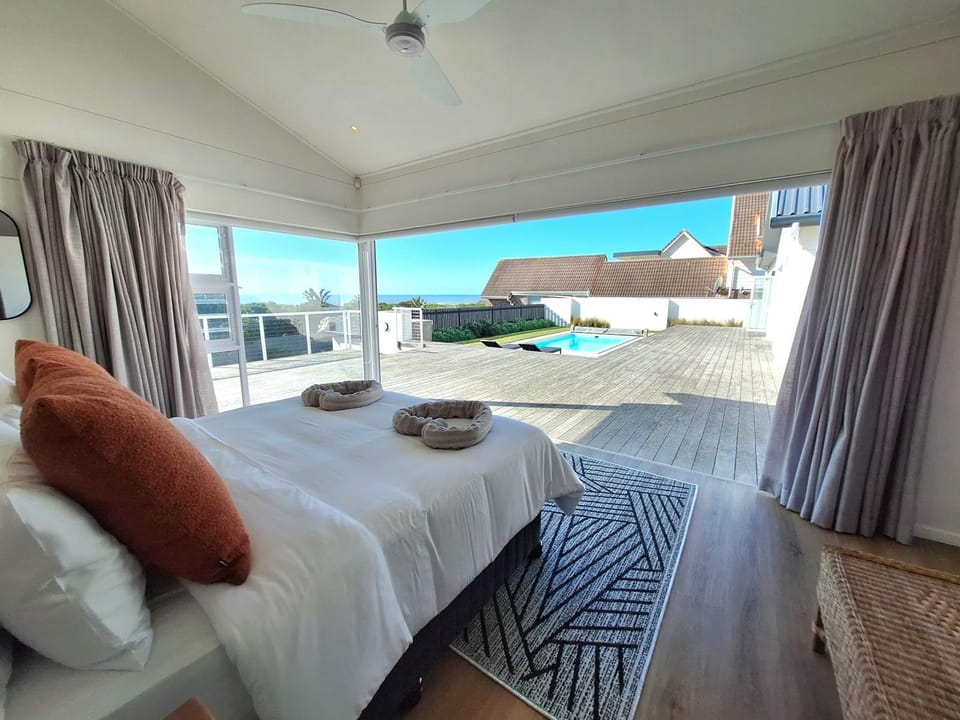 Bed, Photo of the whole room, Bedroom, Sea view