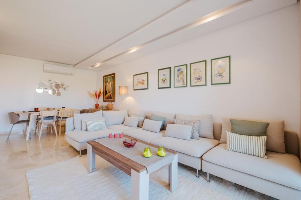 Living room, Seating area, Dining area, air conditioner