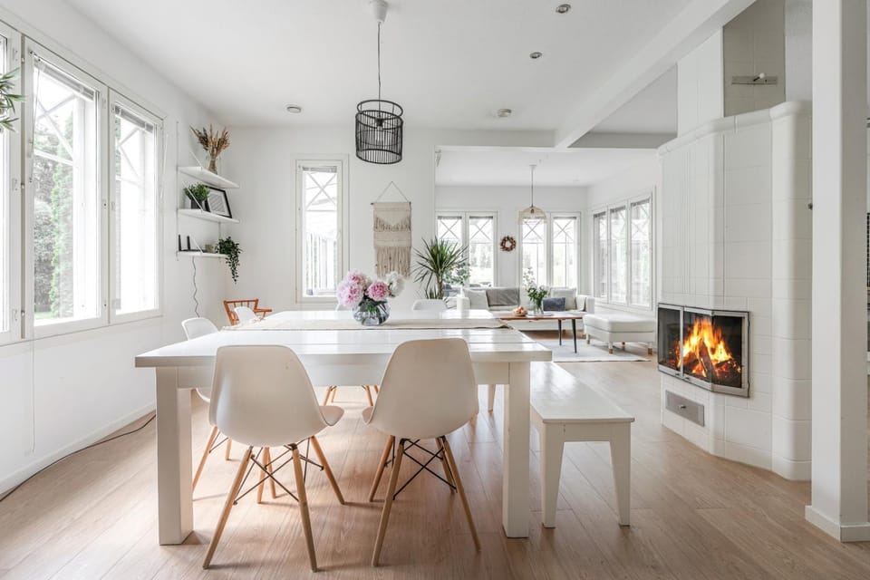 Living room, Dining area, fireplace