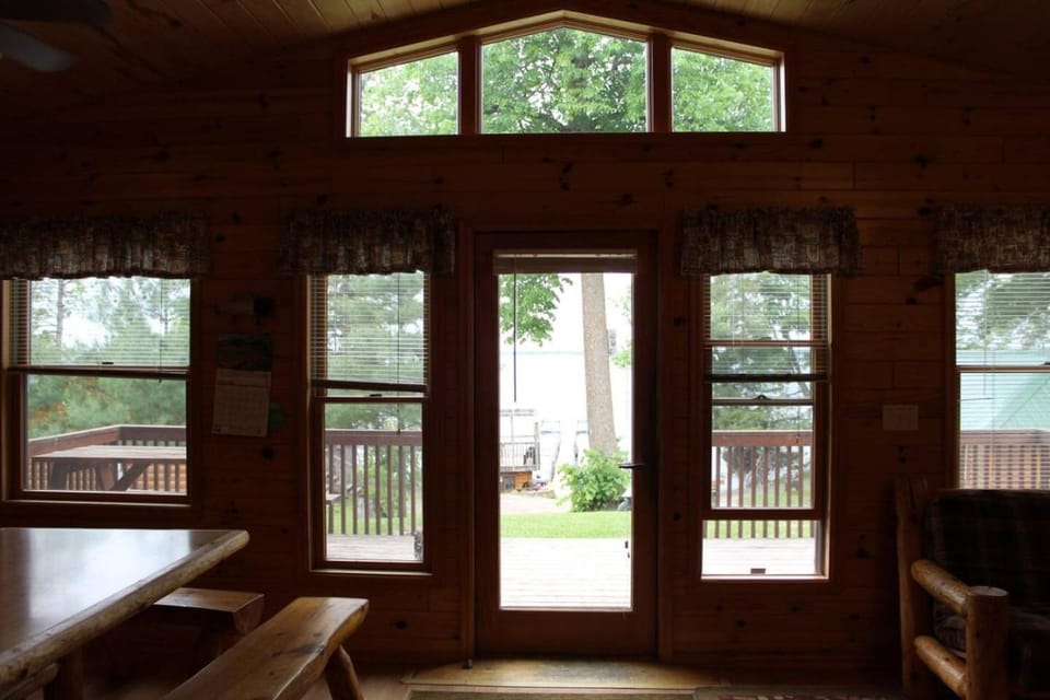 Cabin 5 - Modern Cabin with AC and lake views Fully handicap accessible Cabin in Minnesota
