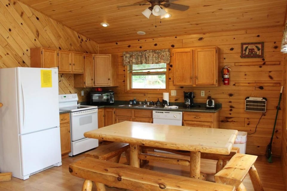 Cabin 5 - Modern Cabin with AC and lake views Fully handicap accessible Cabin in Minnesota